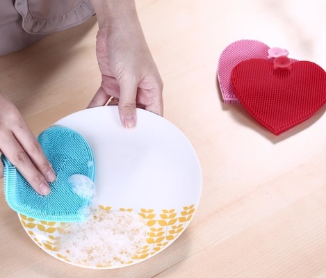 Kalp şekli Food Grade Silikon Yıkama Fırçası bulaşık ve meyve temizliği için